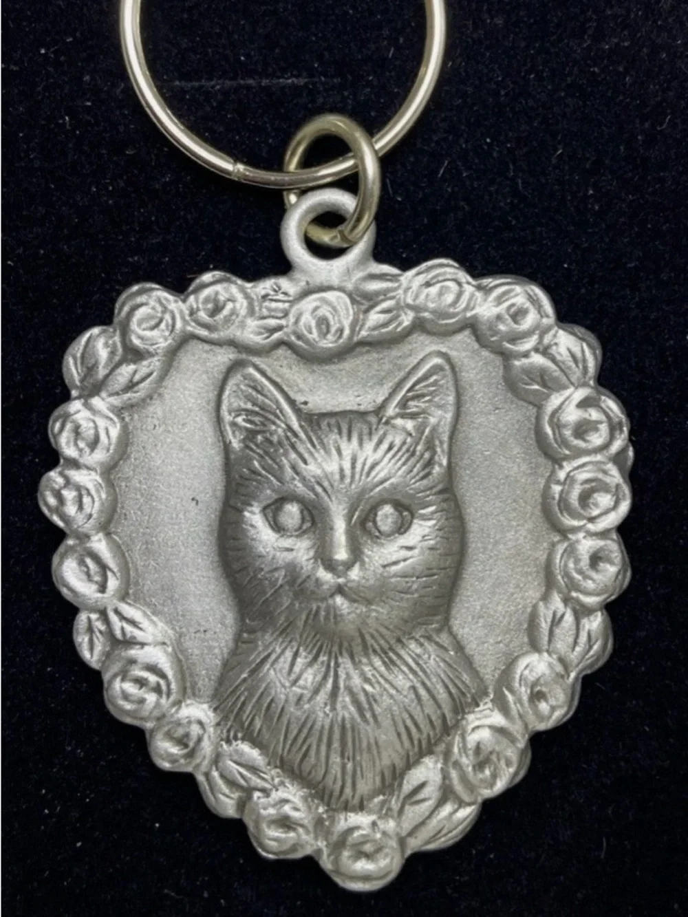 Vintage Avon Heart Shaped Pewter Cat Kitty Keychain